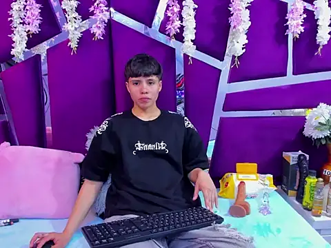 Bruno Cruzz online show from November 2025 02:00:02 AM