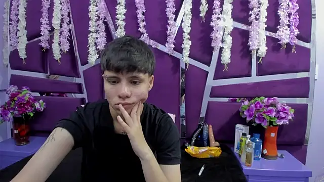 Bruno Cruzz online show from February 2026 02:30:01 AM