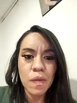 Sky Junne online show from September 2025 04:45:02 AM