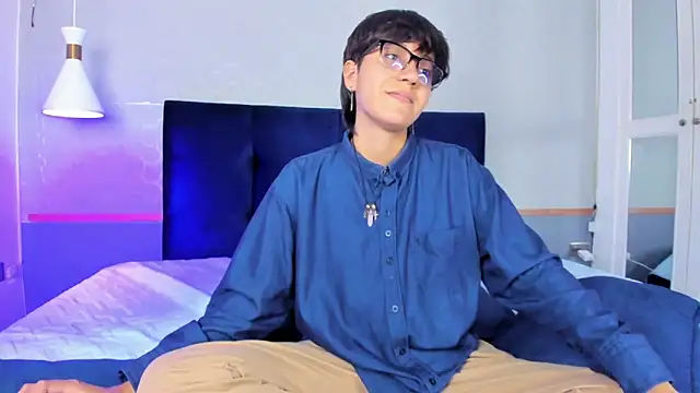 Tsuki Maru online show from October 2025 07:55:01 PM