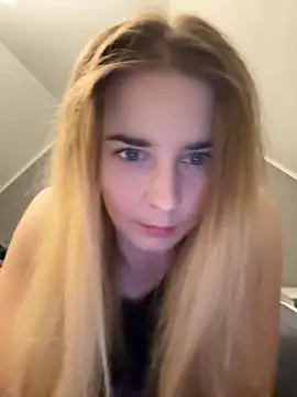 ellieen online show from November 2025 09:57:02 PM