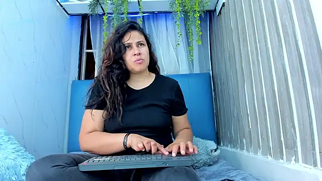 Snapshot of Jessybrownn chatting on September 2025 04:34:02 AM Jessybrownn online show from September 2025 04:34:02 AM