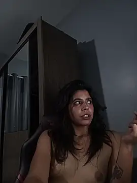 Maricamposs online show from November 2025 11:58:02 PM