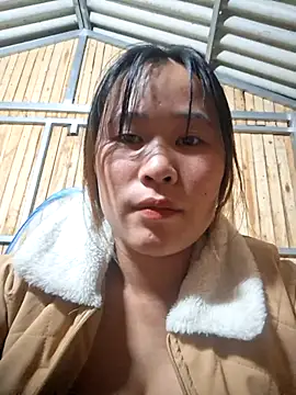 ALIENHR38 online show from November 2025 03:25:01 PM