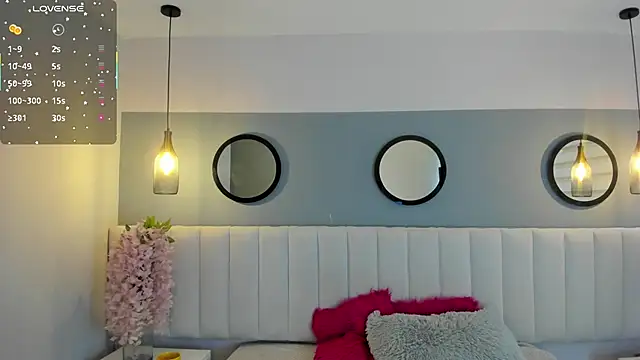 Snapshot of Mila_Hank_ chatting on November 2025 12:28:02 PM Mila Hank online show from November 2025 12:28:02 PM