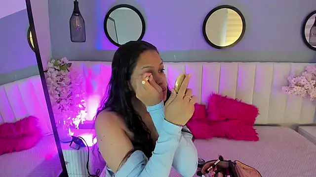 Snapshot of Mila_Hank_ chatting on November 2025 12:29:02 PM Mila Hank online show from November 2025 12:29:02 PM