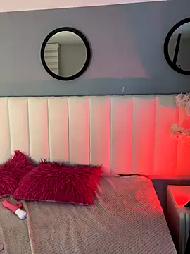 Snapshot of Mila_Hank_ chatting on November 2025 12:14:02 AM Mila Hank online show from November 2025 12:14:02 AM