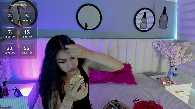 Snapshot of Mila_Hank_ chatting on November 2025 12:20:01 PM Mila Hank online show from November 2025 12:20:01 PM