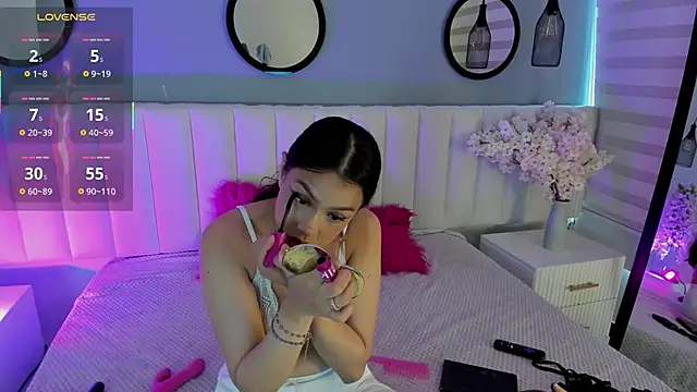 Snapshot of Mila_Hank_ chatting on December 2025 12:25:02 PM Mila Hank online show from December 2025 12:25:02 PM