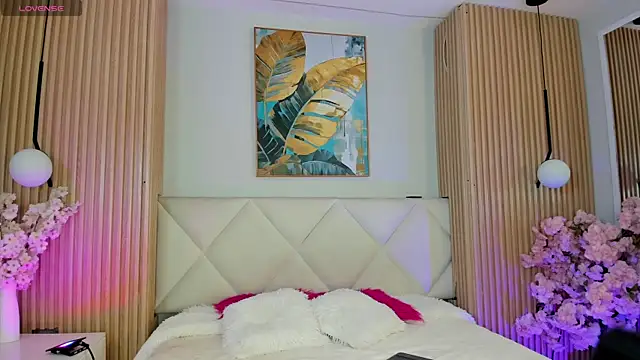 Snapshot of Mila_Hank_ chatting on April 2026 12:10:01 PM Mila Hank online show from April 2026 12:10:01 PM