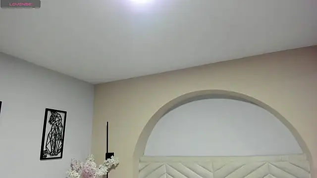 Snapshot of Mila_Hank_ chatting on April 2026 12:11:02 PM Mila Hank online show from April 2026 12:11:02 PM