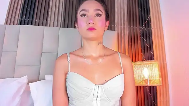 Nicolqueen  online show from April 2026 12:14:02 PM