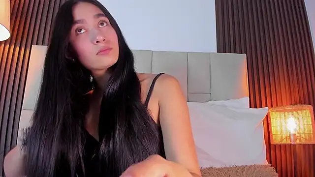 Nicolqueen  online show from April 2026 11:20:01 AM