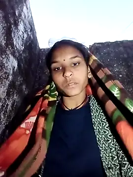 Snapshot of Idhika_Jha chatting on November 2025 12:57:02 AM Idhika Jha online show from November 2025 12:57:02 AM