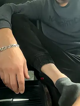 Snapshot of bmwe71 chatting on September 2025 08:27:01 AM bmwe71 online show from September 2025 08:27:01 AM