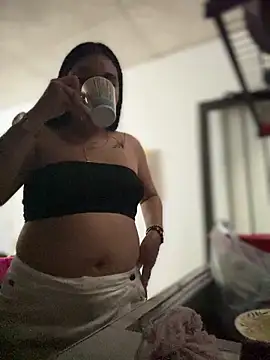 Snapshot of Sophie_Dreamss chatting on November 2025 09:25:02 PM Sophie Dreamss online show from November 2025 09:25:02 PM