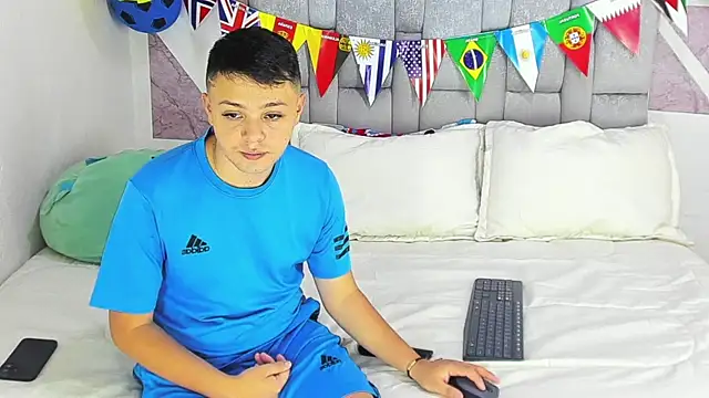 Snapshot of christopher_Hot chatting on June 2026 03:38:02 PM christopher Hot online show from June 2026 03:38:02 PM