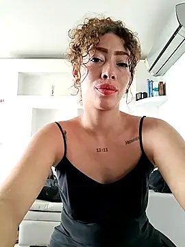 roxyrougee online show from November 2025 01:55:01 PM