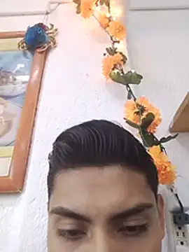 aispuro8505 online show from October 2025 11:05:02 PM