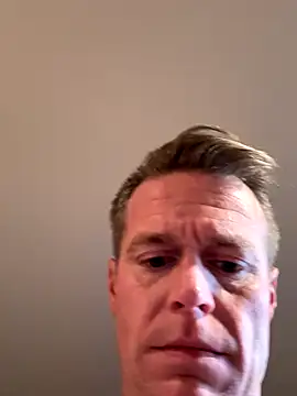 DILFiGuess11 online show from October 2025 09:04:01 PM