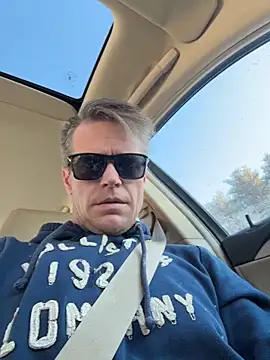 DILFiGuess11 online show from February 2026 01:40:01 PM