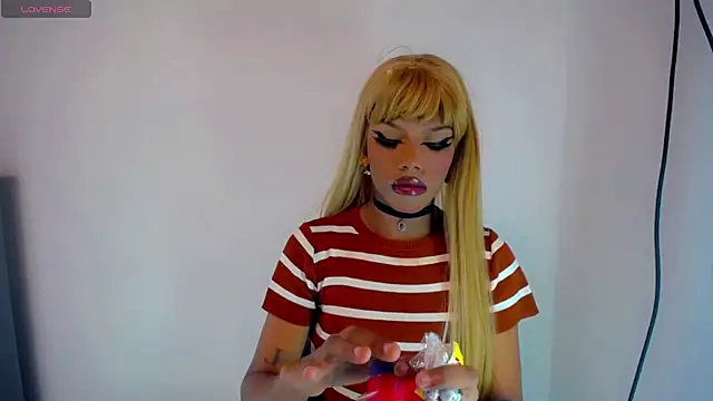 Snapshot of TheBlackwidows chatting on September 2025 07:58:02 PM TheBlackwidows online show from September 2025 07:58:02 PM