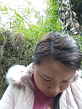 may-squirl online show from December 2025 05:57:01 AM