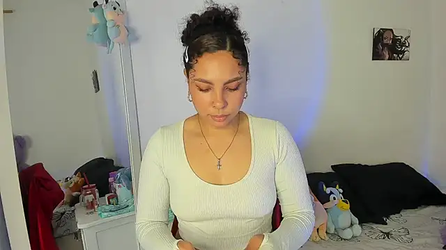 ViolettaMiller  online show from April 2026 01:11:01 PM