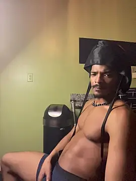 TRILLAHUNG online show from February 2026 10:03:02 AM