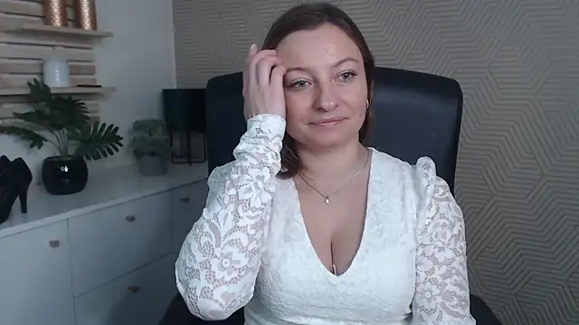 angelaSamt online show from December 2025 06:44:01 AM