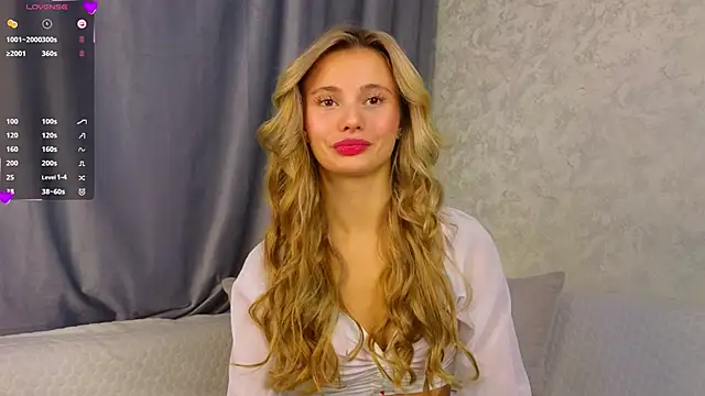 NaughtySeraphine online show from November 2025 06:08:01 AM