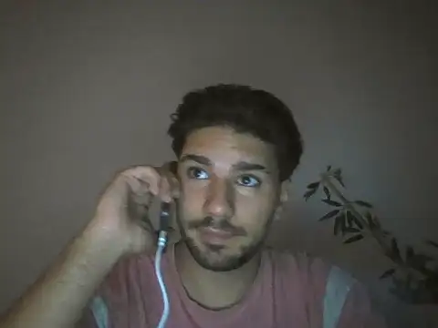 Snapshot of Maxhinelle chatting on October 2025 04:25:02 PM Maxhinelle online show from October 2025 04:25:02 PM