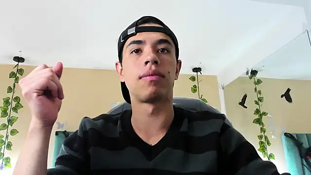 Muscle Scott online show from October 2025 12:06:01 PM