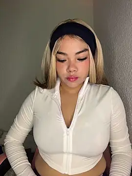 Dakota-Lona online show from March 2026 10:35:01 PM