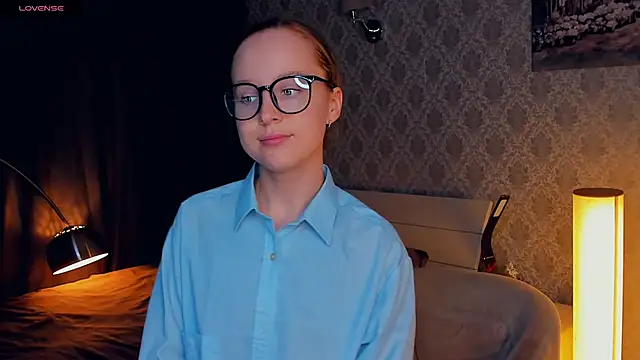 SoonMoor online show from October 2025 05:22:02 PM