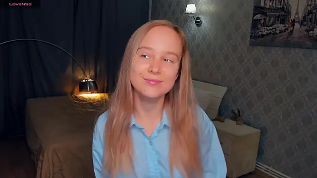 SoonMoor online show from November 2025 06:43:02 PM