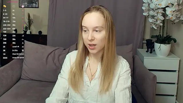 SoonMoor online show from January 2026 06:44:02 PM