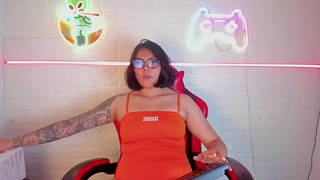 LolaXXXperience online show from November 2025 11:40:02 AM