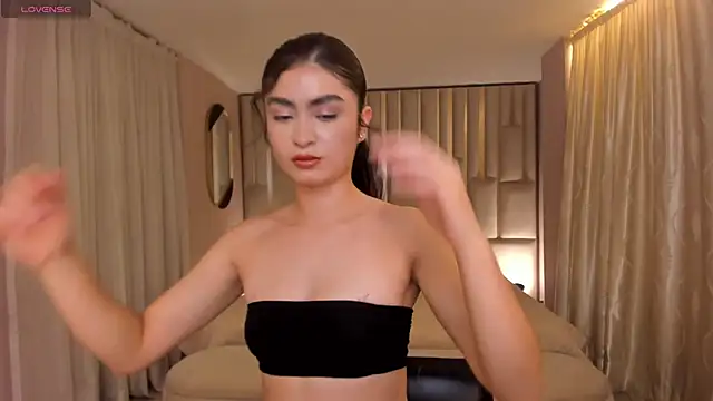 LucyWeiss  online show from September 2025 07:36:01 PM