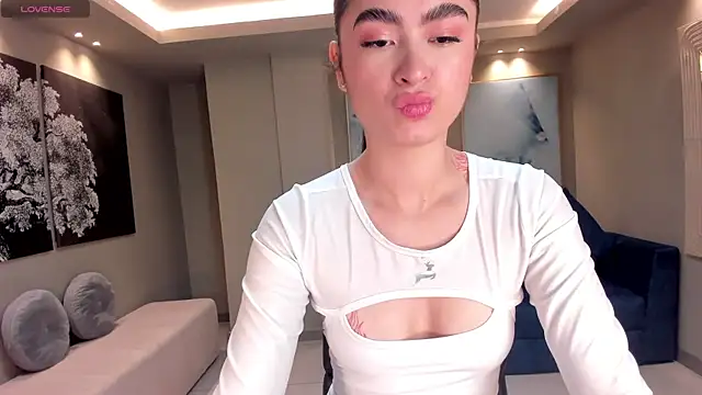 LucyWeiss  online show from October 2025 09:15:01 PM