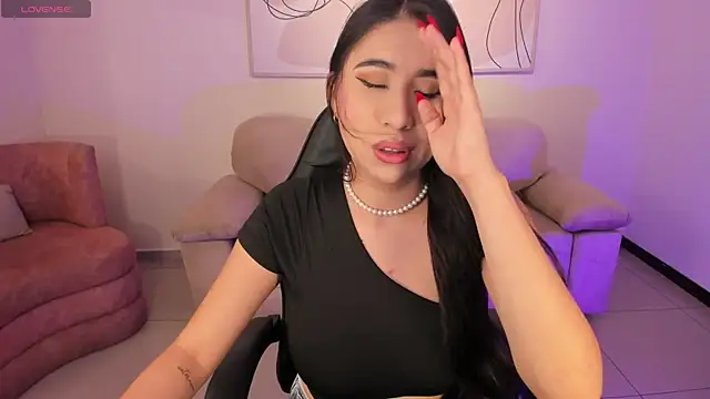 Snapshot of MayaMoretti_ chatting on June 2026 08:18:01 PM MayaMoretti online show from June 2026 08:18:01 PM