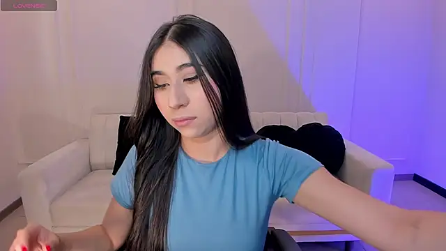 Snapshot of MayaMoretti_ chatting on June 2026 11:26:01 AM MayaMoretti online show from June 2026 11:26:01 AM