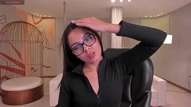 NinaBlum online show from November 2025 03:31:01 AM