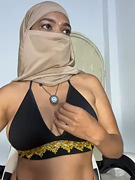 Snapshot of Yuli_arabic chatting on May 2026 07:00:01 PM Yuli arabic online show from May 2026 07:00:01 PM