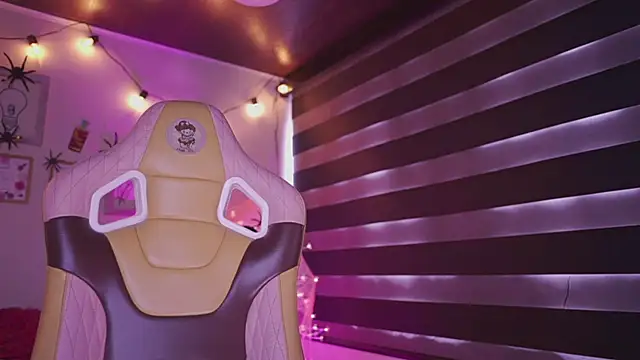 Rebecah 1 online show from October 2025 03:35:01 PM