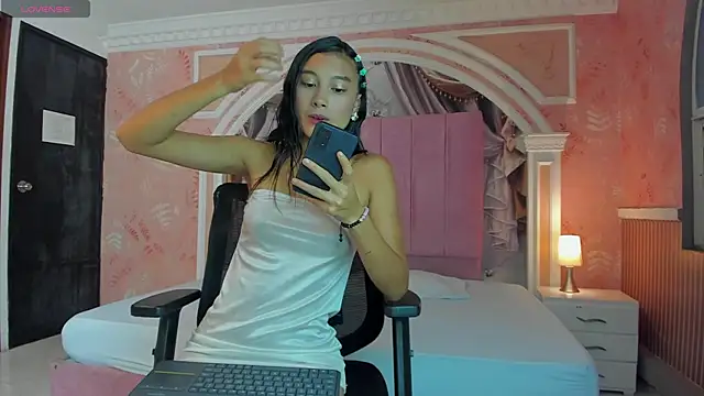 Snapshot of Ivy_rae_xxx chatting on October 2025 09:20:01 PM Ivy rae xxx online show from October 2025 09:20:01 PM