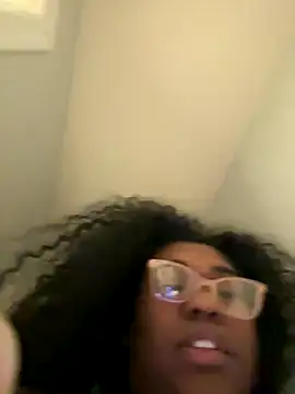 Snapshot of bunbun420247 chatting on December 2025 11:21:02 PM bunbun420247 online show from December 2025 11:21:02 PM