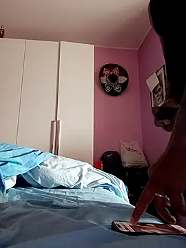 estrogeni online show from April 2026 07:22:01 AM