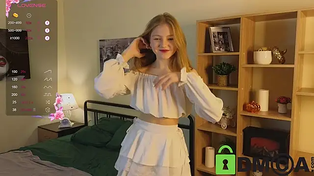 Snapshot of Sue_Sanders chatting on November 2025 06:13:01 AM Sue Sanders online show from November 2025 06:13:01 AM