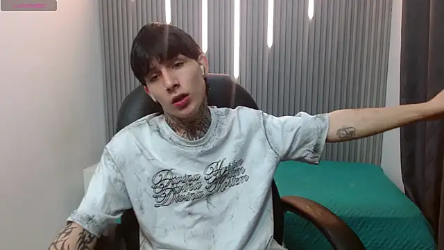 Iantwink18 online show from February 2026 04:35:02 PM